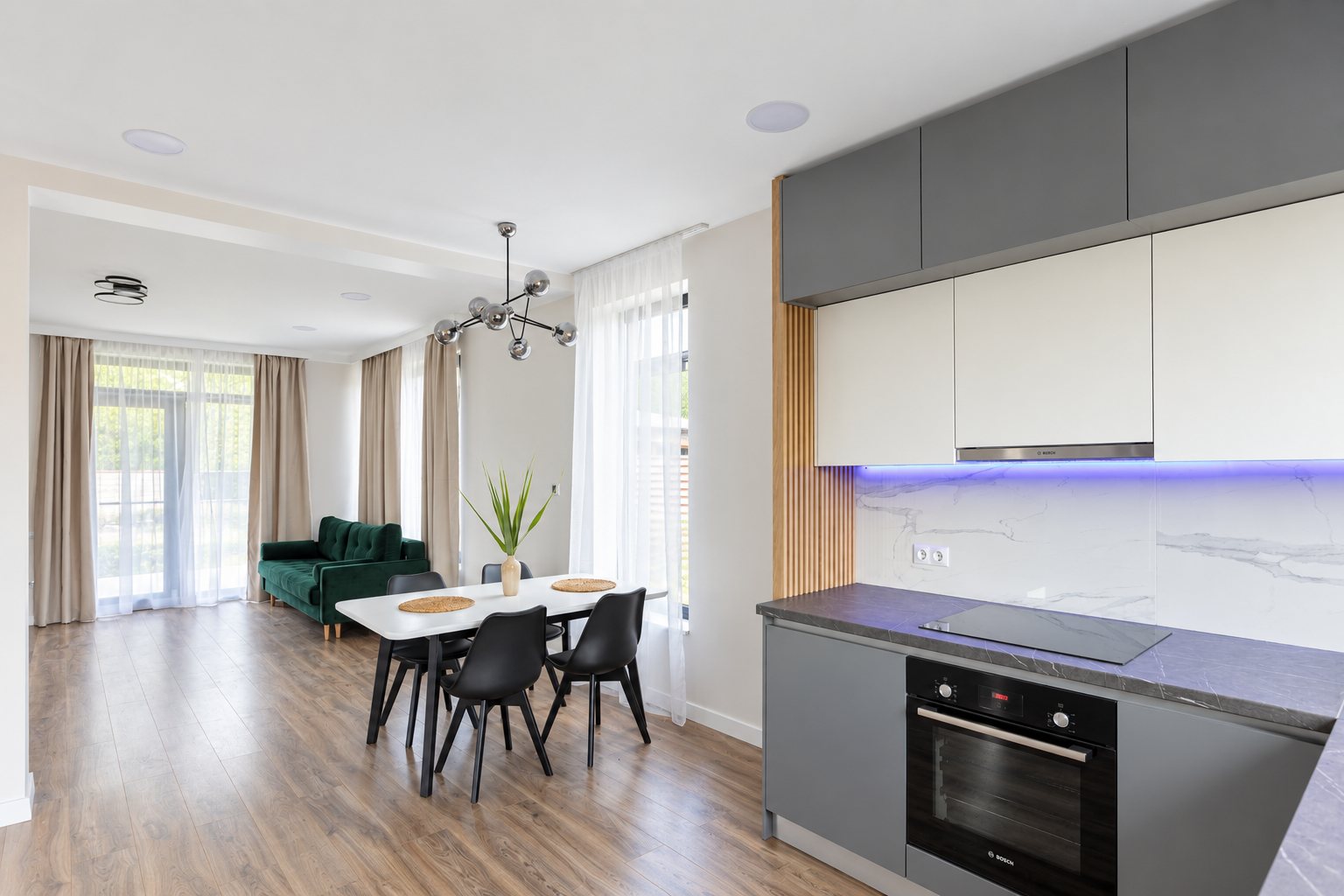 De închiriat casă de lux 5 camere in Câmpenești